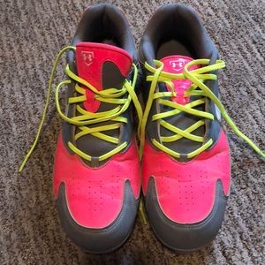 Under armor women’s softball shoes